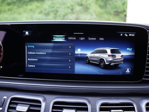 Used 2024 Mercedes-Benz GLS 450 4MATIC w/ AMG Line Exterior image 23