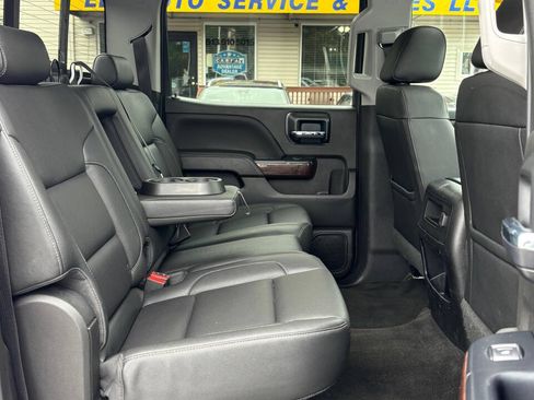 Used 2018 GMC Sierra 1500 SLT w/ SLT Preferred Package AWD/4WD image 17