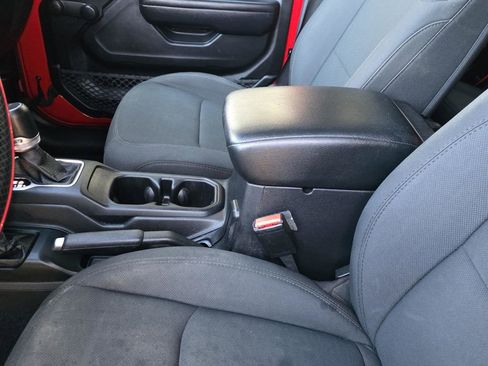 Used 2021 Jeep Gladiator Sport image 7