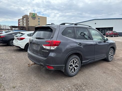 Used 2020 Subaru Forester Premium AWD/4WD image 6