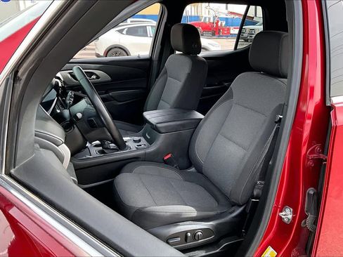 Used 2023 Chevrolet Traverse LT image 8