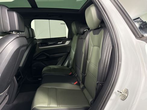 Certified 2024 Porsche Cayenne AWD/4WD image 23