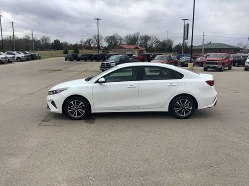 Used 2024 Kia Forte LXS image 4