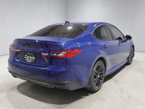 Used 2025 Toyota Camry SE w/ Convenience Package AWD/4WD image 2