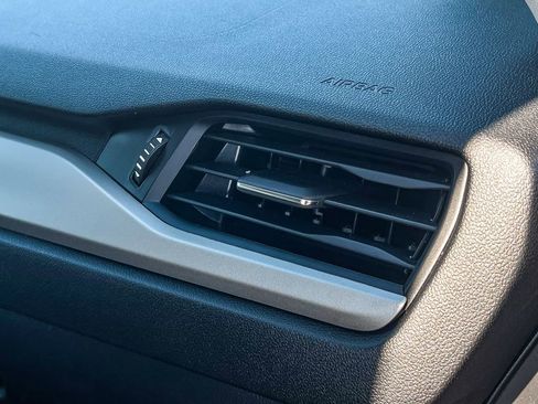 Used 2021 Ford Escape SE w/ SE Sport Appearance Package image 33