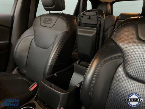 Used 2017 Jeep Cherokee Overland w/ Technology Group image 57