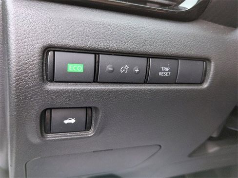 Used 2024 Nissan Sentra SV image 16