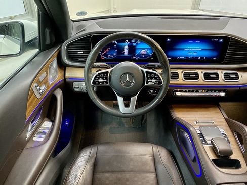Used 2020 Mercedes-Benz GLE 350 4MATIC image 2