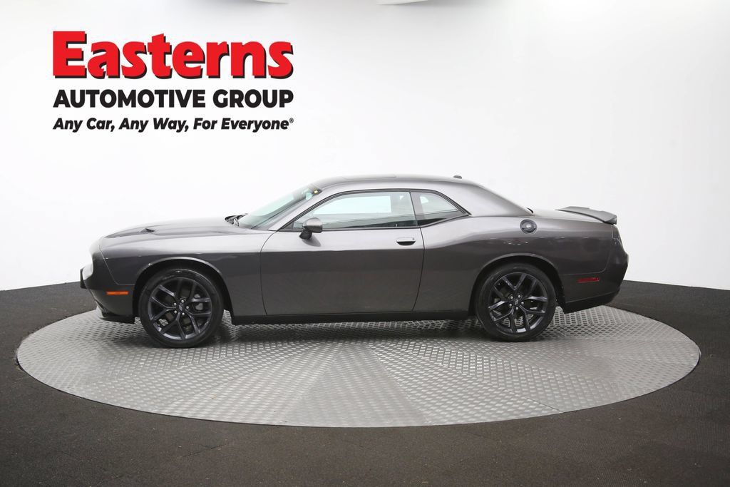 Used 2022 Dodge Challenger SXT w/ Driver Convenience Group RWD image 57