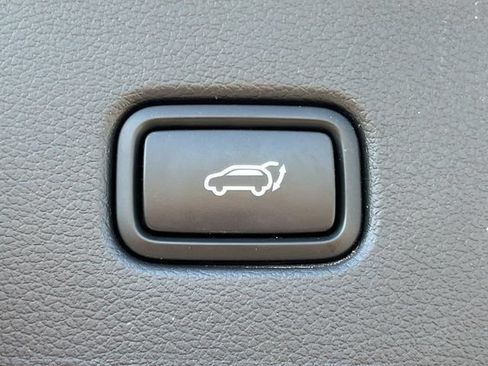 Used 2025 Hyundai Palisade SEL FWD image 12