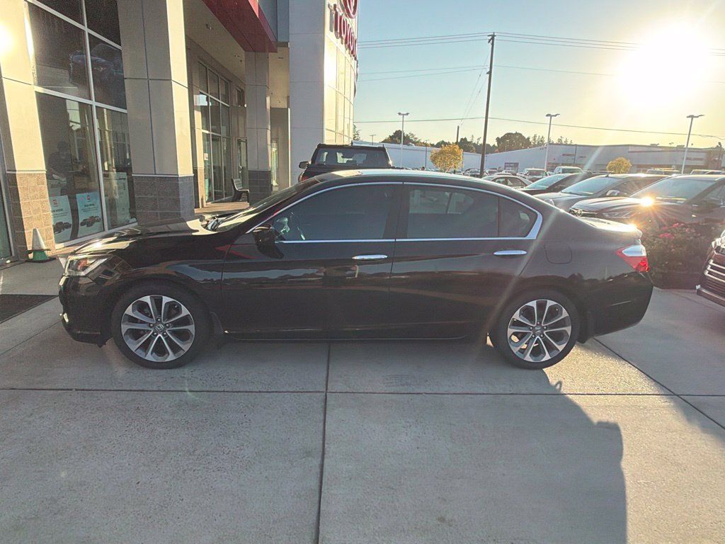 Used 2015 Honda Accord Sport image 7