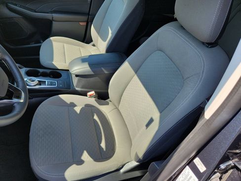Used 2022 Ford Escape SE w/ SE Sport Appearance Package FWD image 12