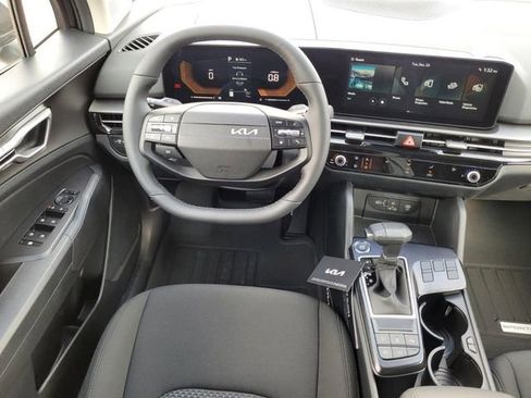 New 2026 Kia Sportage LX FWD image 12