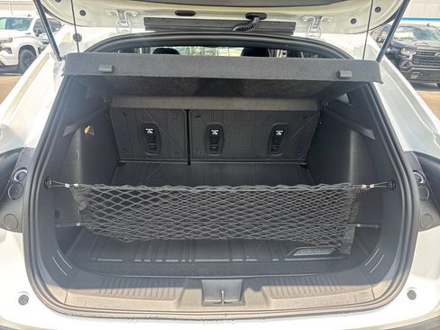 New 2026 Chevrolet Trax RS w/ Sunroof Package FWD image 6