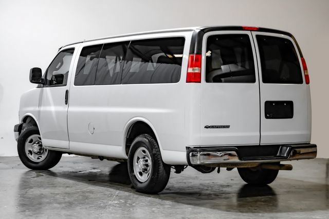Used 2018 Chevrolet Express 2500 LT w/ LT Preferred Equipment Group RWD image 12