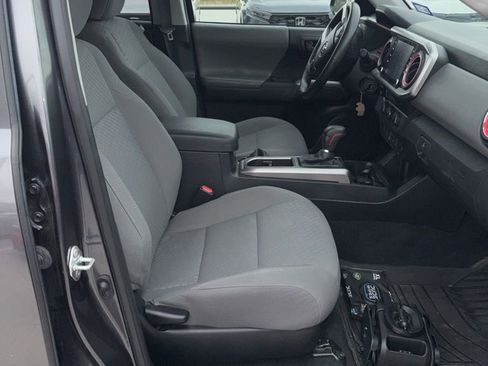 Used 2021 Toyota Tacoma SR5 RWD image 7