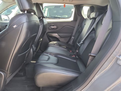 Used 2021 Jeep Cherokee Latitude Plus w/ Mopar Interior Package FWD image 11
