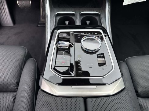 New 2025 BMW i7 xDrive60 AWD/4WD image 28