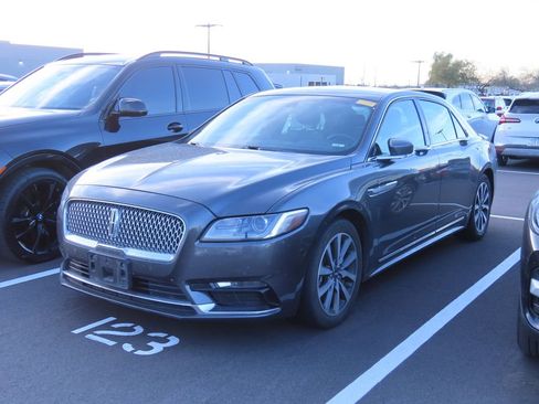 Used 2017 Lincoln Continental Premiere image 2