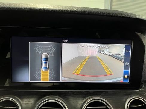 Used 2018 Mercedes-Benz E 300 image 26