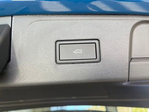 New 2025 Volkswagen Atlas SE FWD image 21
