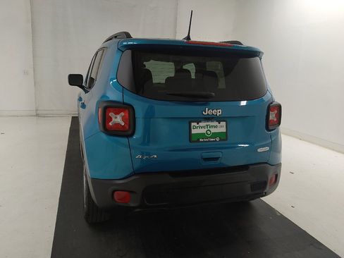Used 2022 Jeep Renegade Latitude AWD/4WD image 6