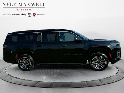 New 2026 Jeep Grand Wagoneer L 2WD image 17