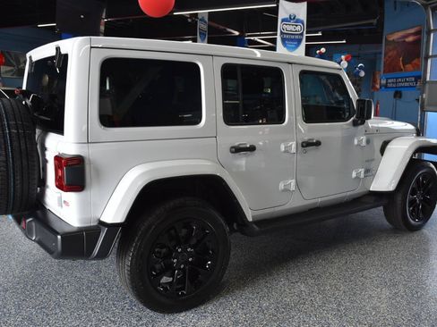 Used 2024 Jeep Wrangler Unlimited Sahara w/ Safety Group AWD/4WD image 3