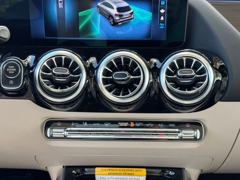 Used 2025 Mercedes-Benz GLA 250 image 19