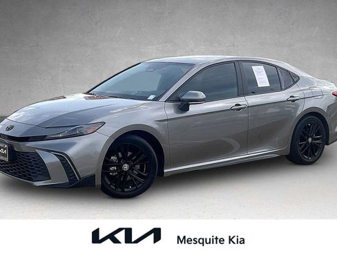 Used 2025 Toyota Camry SE w/ Multimedia Upgrade Package FWD image 1