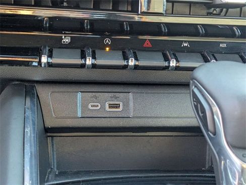 Used 2024 GMC Canyon AT4 image 20