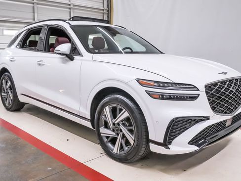 Certified 2026 Genesis GV70 3.5T Sport Advanced AWD/4WD image 5