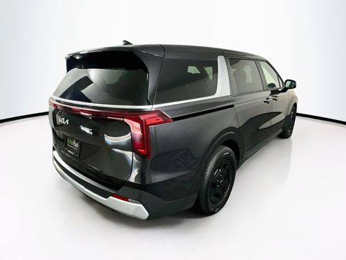 Used 2026 Kia Carnival FWD image 9