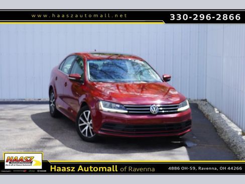Used 2017 Volkswagen Jetta SE FWD image 1