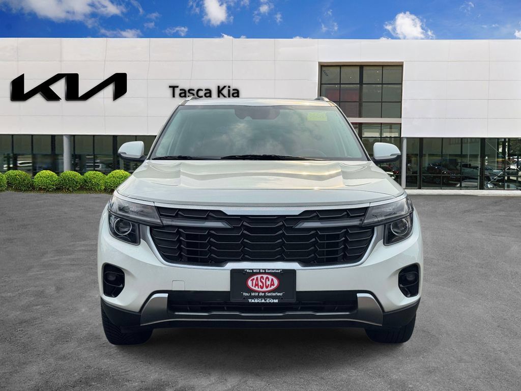 Used 2024 Kia Seltos EX AWD/4WD image 2
