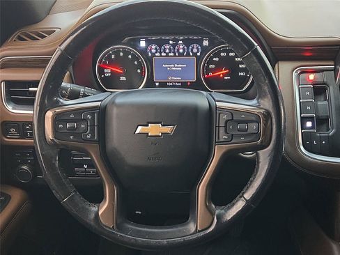 Used 2021 Chevrolet Suburban High Country w/ Premium Package AWD/4WD image 15