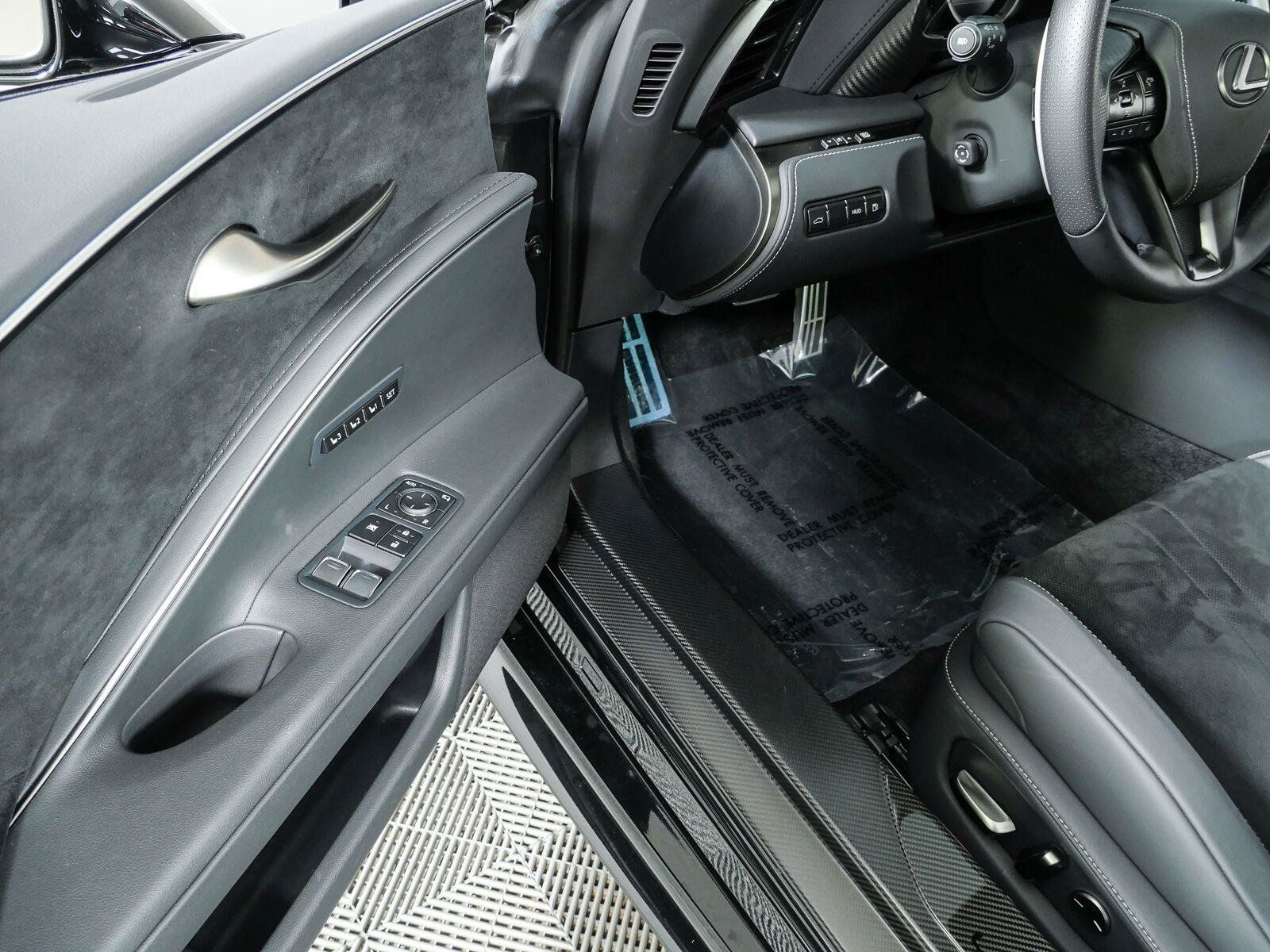 Used 2024 Lexus LC 500 Coupe w/ Sport Package RWD image 9