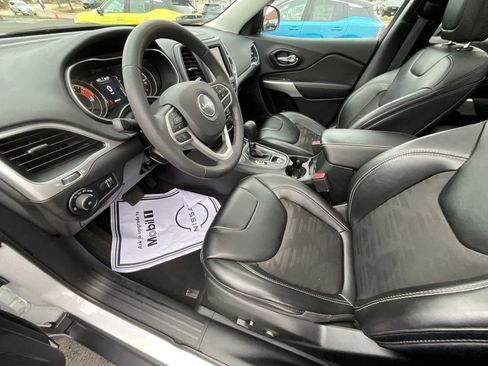 Used 2022 Jeep Cherokee Latitude w/ Sun & Sound Group image 42