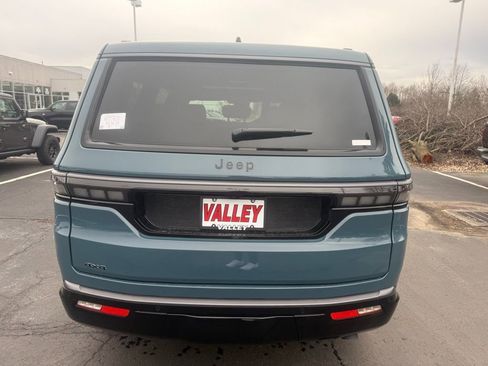 New 2026 Jeep Grand Wagoneer Limited AWD/4WD image 4