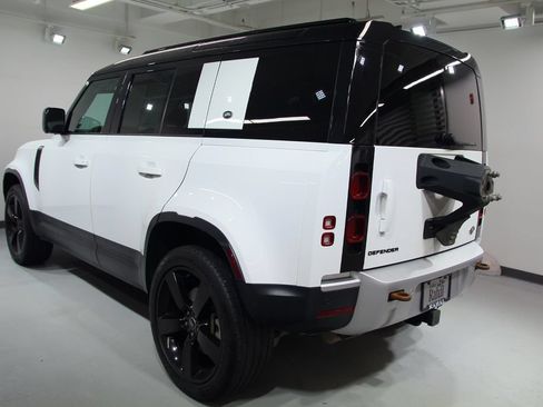 Used 2023 Land Rover Defender 110 S AWD/4WD image 14