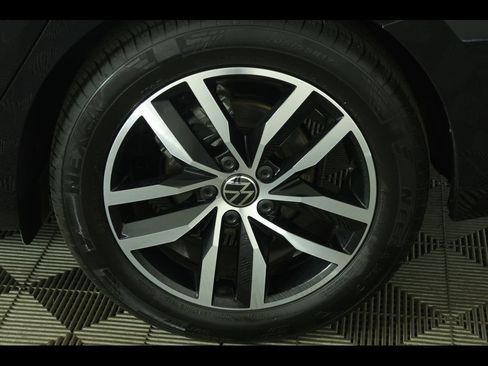 Used 2026 Volkswagen Jetta SE FWD image 7