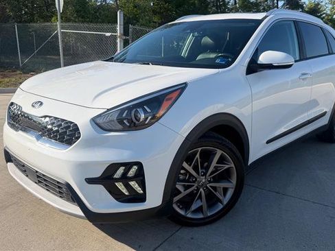 Used 2020 Kia Niro Touring FWD image 1