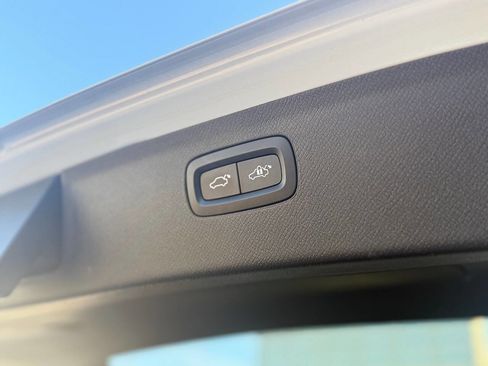 Used 2016 Volvo XC90 T6 Momentum w/ Protection Package Plus image 51