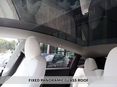 Used 2024 Tesla Model Y Long Range image 4