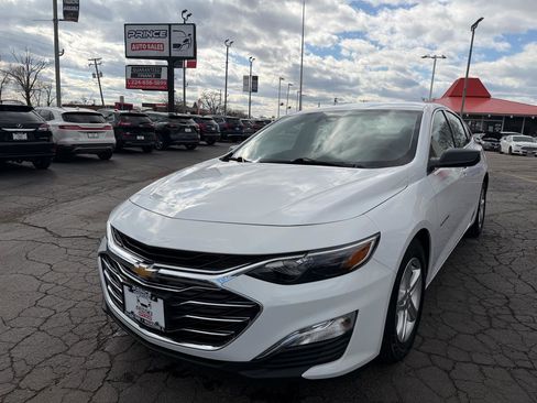 Used 2023 Chevrolet Malibu LS image 3