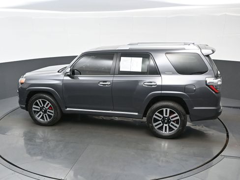 Used 2022 Toyota 4Runner Limited image 40