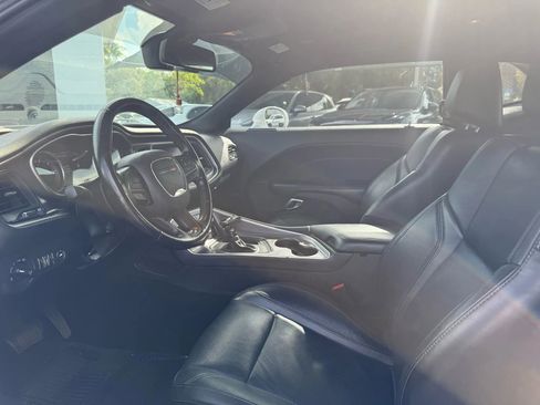 Used 2019 Dodge Challenger SXT w/ Plus Package image 8