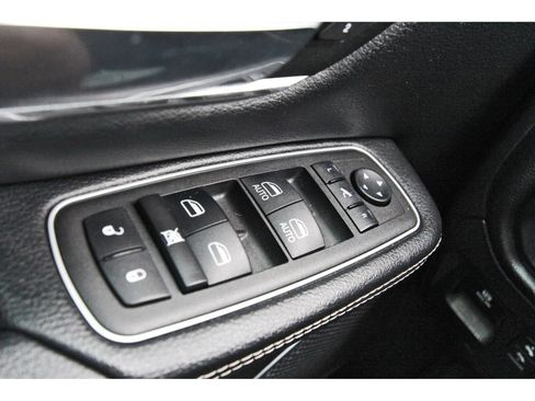 Used 2023 RAM 1500 Laramie AWD/4WD image 20