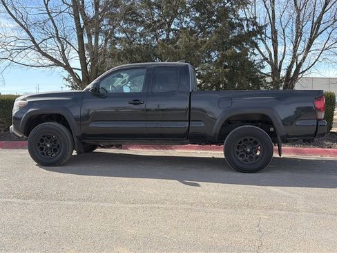 Used 2020 Toyota Tacoma SR image 8