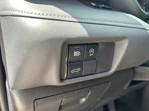 Used 2024 Toyota Highlander LE FWD image 46